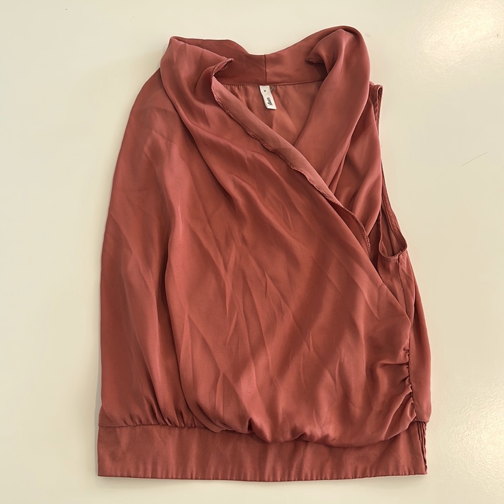 Burnt orange top medium